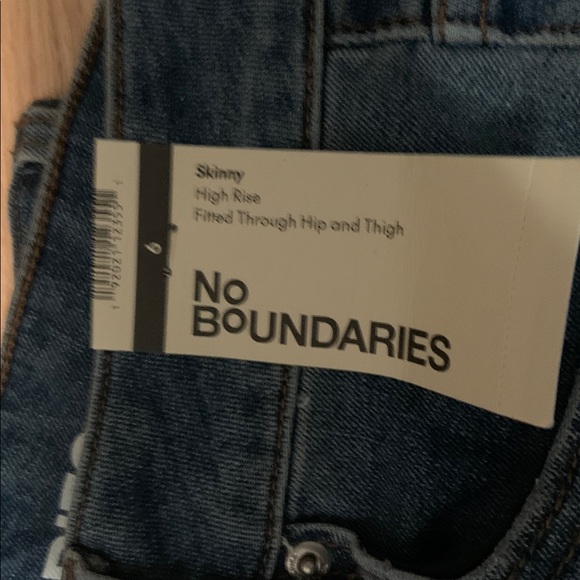 2 pair No Boundaries High Rise Skinny Jeans,  NWT, size 6 - Picture 5 of 6